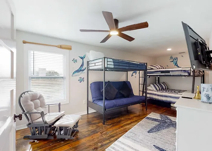 Dog-friendly With A Balcony Grill Outdoor Bar Swing W&d & Ac Gulf Shores