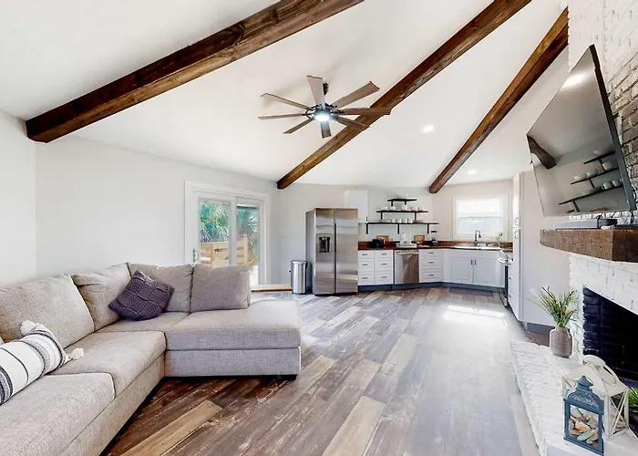 Dog-friendly With A Balcony Grill Outdoor Bar Swing W&d & Ac Holiday home Gulf Shores